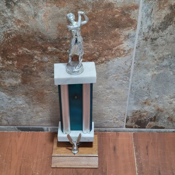 Vintage Golf Trophy Female Golfer Figurine Missing Golf Club - Picture 3 of 13